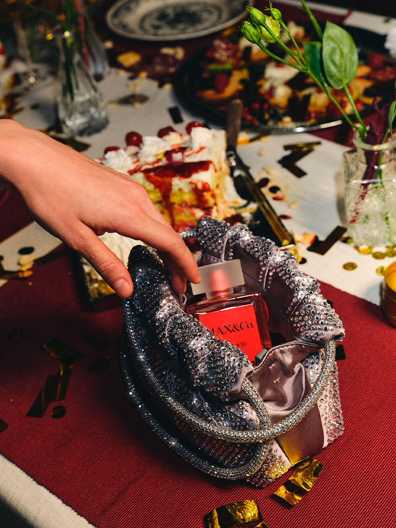 Profumo Maxandco Landing Desktop 1 MAX&Co.